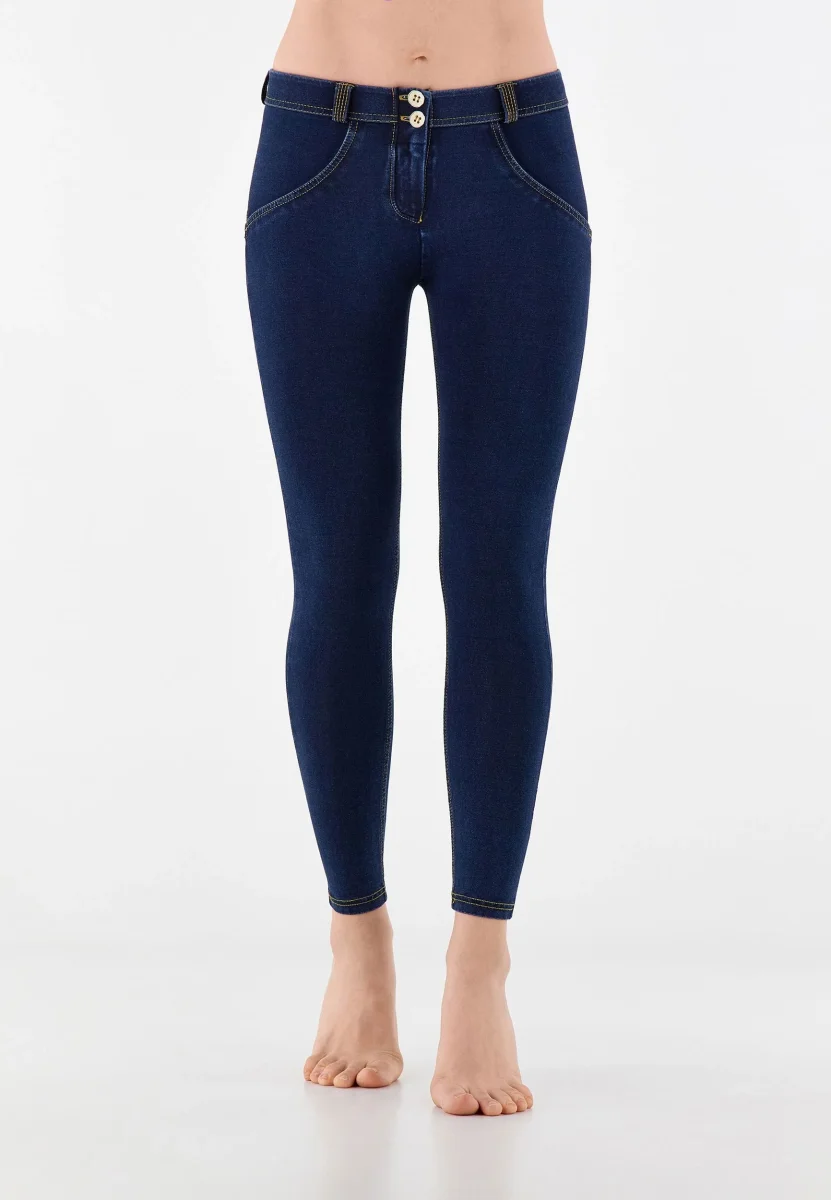 WR.UP Push-Up Regular Waist Skinny 7/8 Denim Jeans - Denim Dark Blue - Yellow Seam - Bild 5
