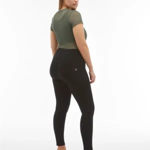 WR.UP Core Push-Up High Waist Skinny 7/8 Pants - Black
