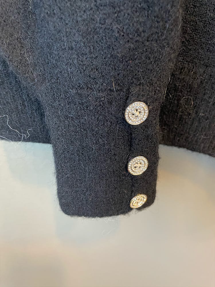 Svart tröja med glitterknappar - Bild 3